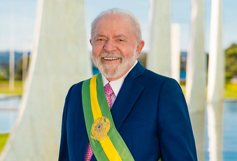 FOTO OFICIAL | Lula divulga imagem oficial da Presidência da República que será utilizada em repartições no Brasil e no exterior