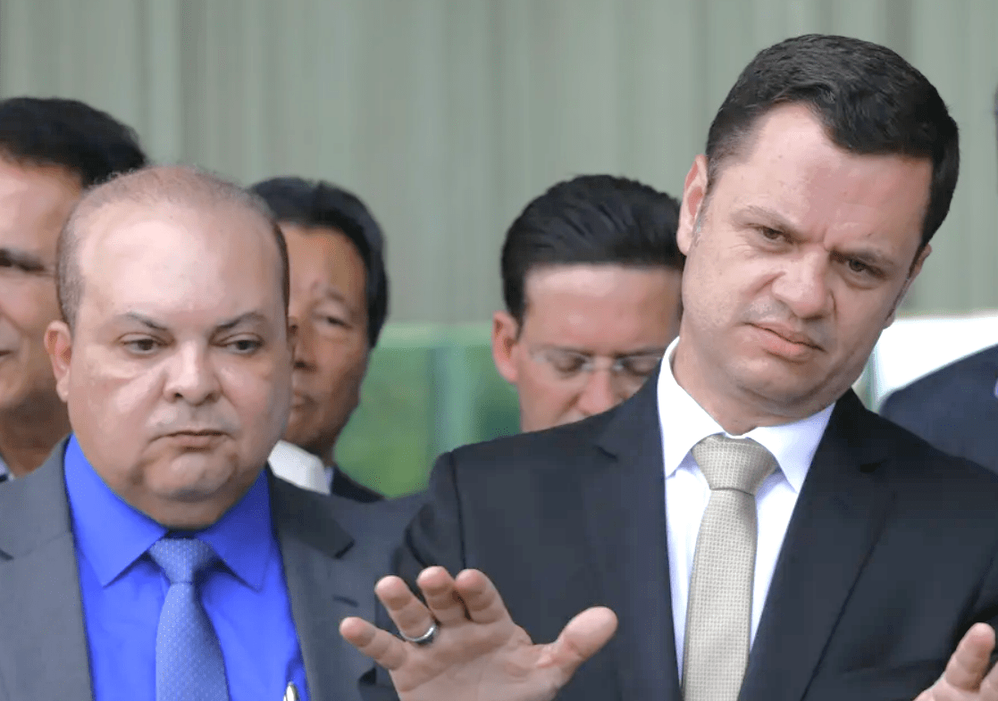 Foto do governador Ibaneis Rocha e Anderson Torres