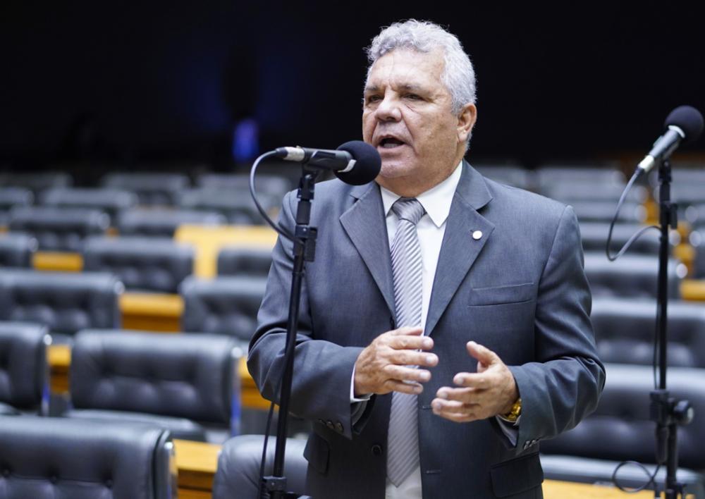 AO CONTRÁRIO DE PRUDENTE E OUTROS ALIADOS | Fraga pede retorno de Ibaneis Rocha e critica decisão de Alexandre de Moraes no plenário da Câmara