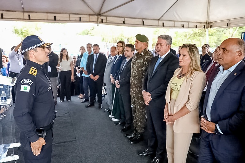 REFORÇO NA SEGURANÇA | Celina Leão, acompanhada de parlamentares, inaugura a ampliação do Batalhão da PMDF na Esplanada dos Ministérios