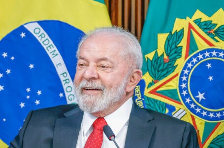EM REUNIÃO COM MINISTROS | Lula diz que “o papel do governo é apostar e trabalhar para o país dar certo”