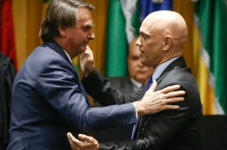 VAI TER QUE DEPOR À PF | Alexandre de Moraes determina que Bolsonaro preste esclarecimentos sobre os atos do dia 8 de janeiro