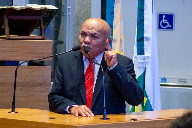 CRIMES CONTRA O CONSUMIDOR | Polícia Civil do DF abre inquérito contra postos de combustíveis após denúncia de Chico Vigilante