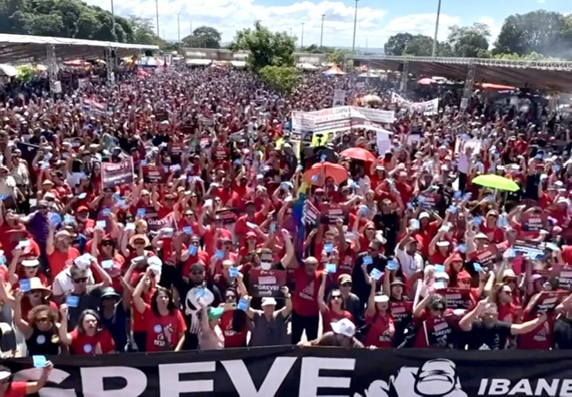 GREVE DOS PROFESSORES NO DF | Paralisação tem baixa adesão da categoria devido a uso político-partidário da mobilização