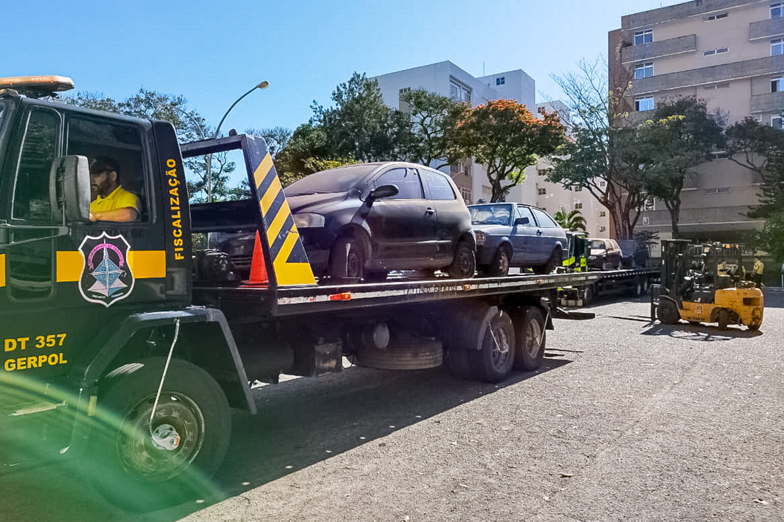 VEÍCULOS ABANDONADOS | Ação do Detran-DF vai liberar duas mil vagas em estacionamentos públicos