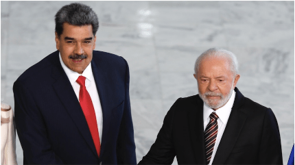 COM HONRAS MILITARES | Nicolás Maduro é recebido por Lula no Planalto que diz que venezuelano sofre ‘preconceito’