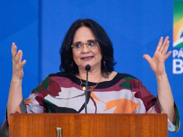 COM QUASE 300 KG DE MACONHA | Avião apreendido com droga no Pará pertence à igreja comandada por tio da senadora Damares Alves