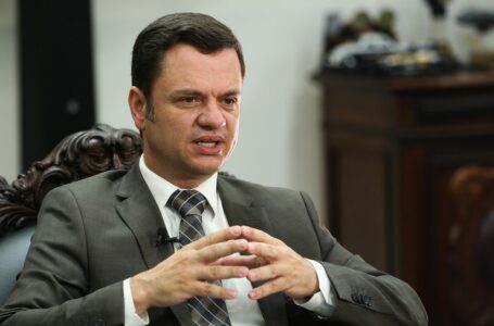DEPOIS DE TENTAR ADIAR | Anderson Torres comparece à PF para depor em inquérito do uso da PRF nas eleições