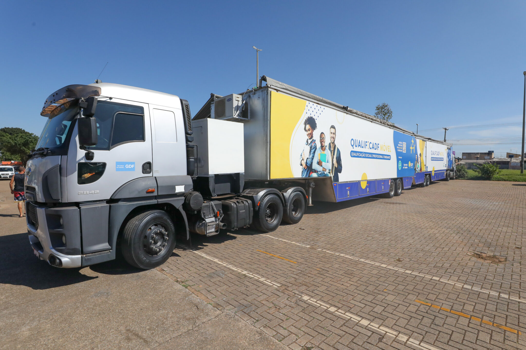 QUALIFICA DF | Unidade móvel do programa oferece cursos de capacitação profissional; inscrições vão até dia 25