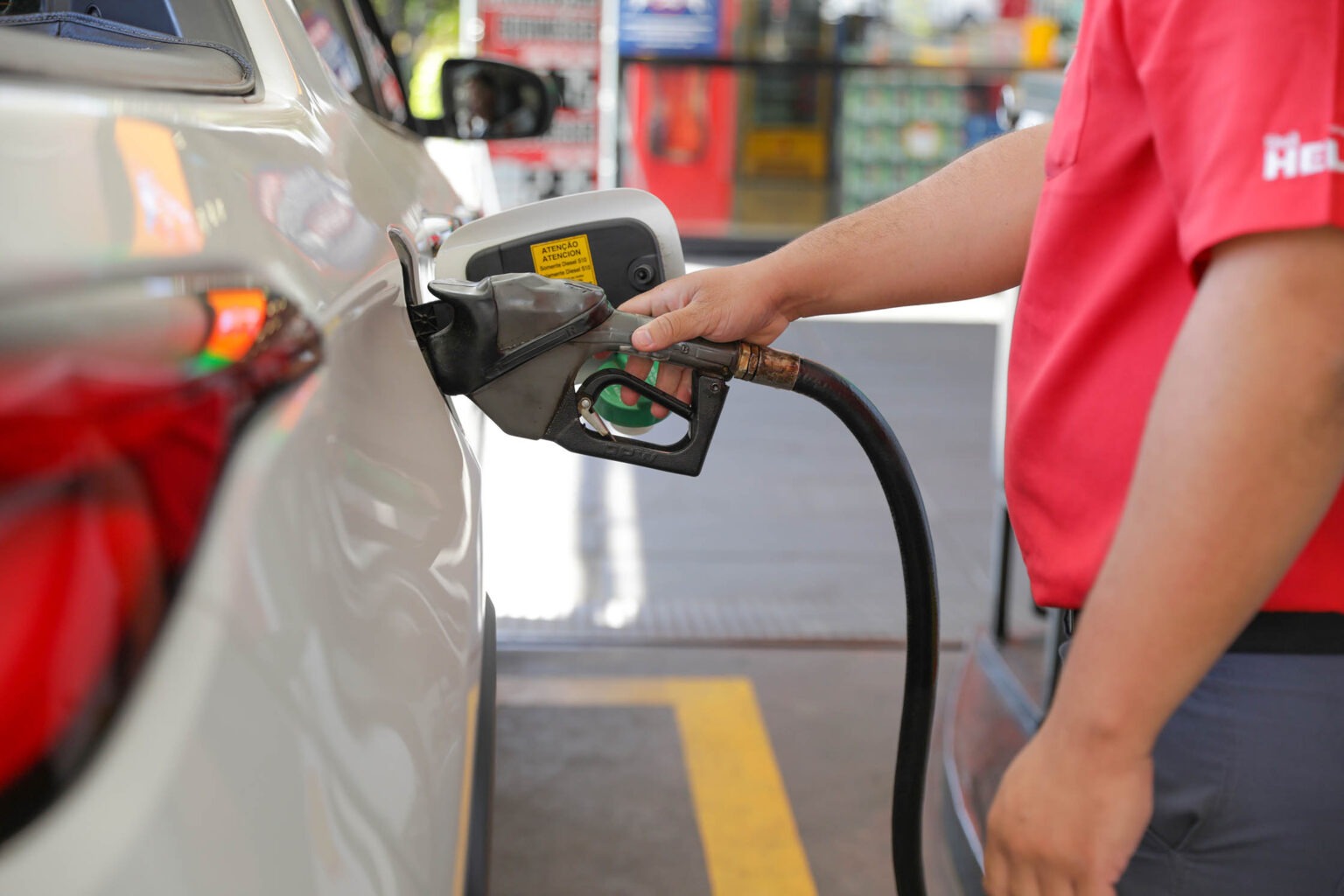 PARA COIBIR PRÁTICAS A ABUSIVAS | Procon-DF fiscaliza postos de combustíveis após aumento nos preços