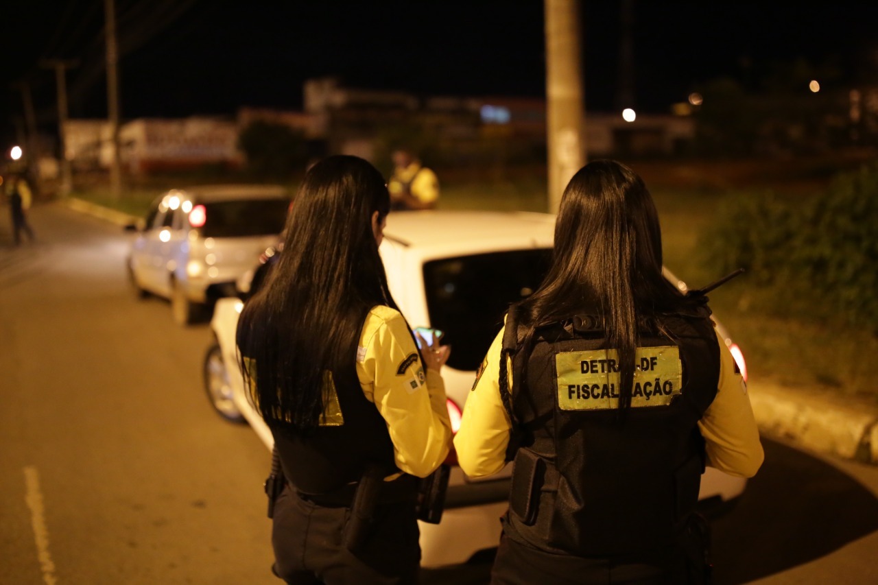 FISCALIZAÇÃO DURANTE O FERIADO | Detran-DF autua mais de 50 condutores embriagados de quinta (8) até a madrugada desta segunda (12)