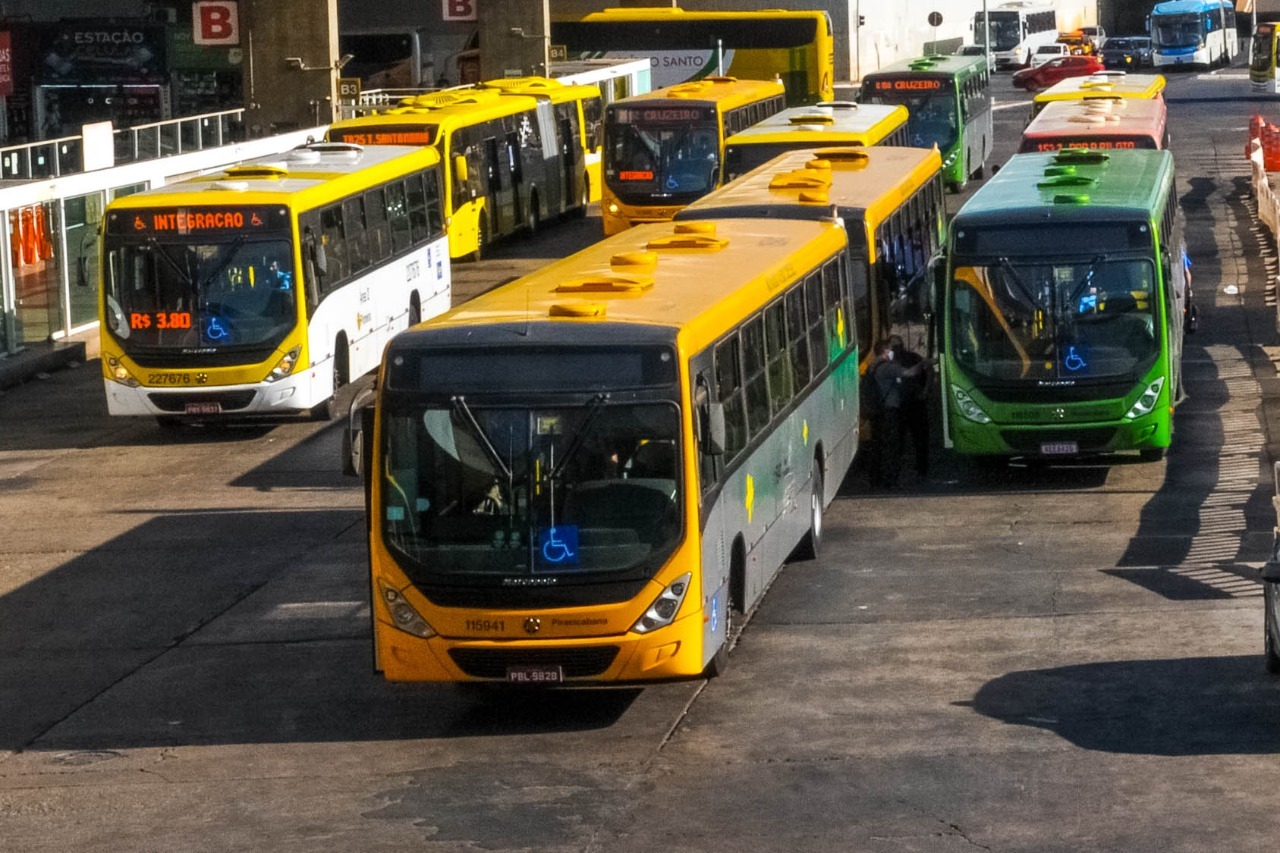 REFORÇO NAS LINHAS DE ÔNIBUS | Com reposição de aulas aos sábados, GDF determina que operadoras aumente a capacidade de atendimento