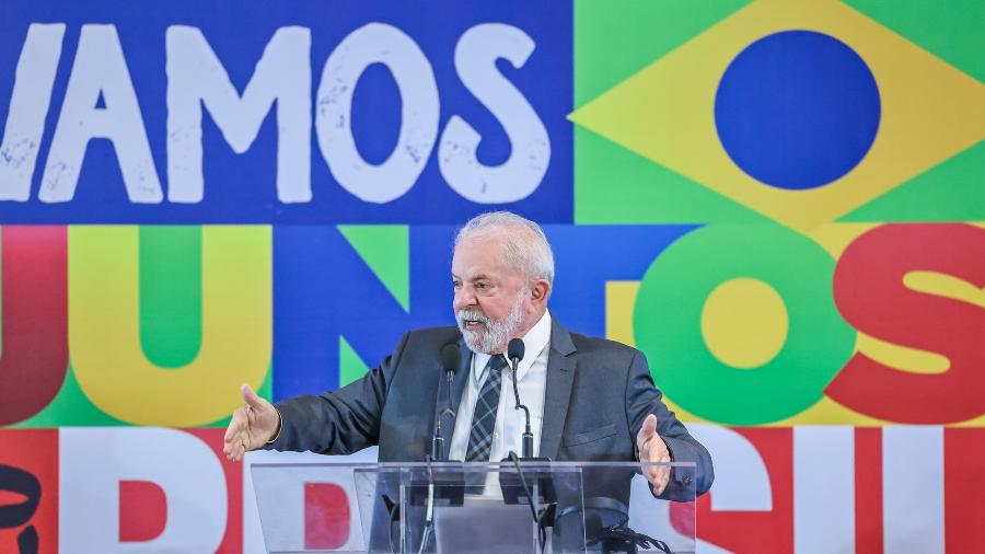 APÓS CINCO MESES DE GOVERNO | Aprovação da gestão de Lula cai novamente e fica em 37%