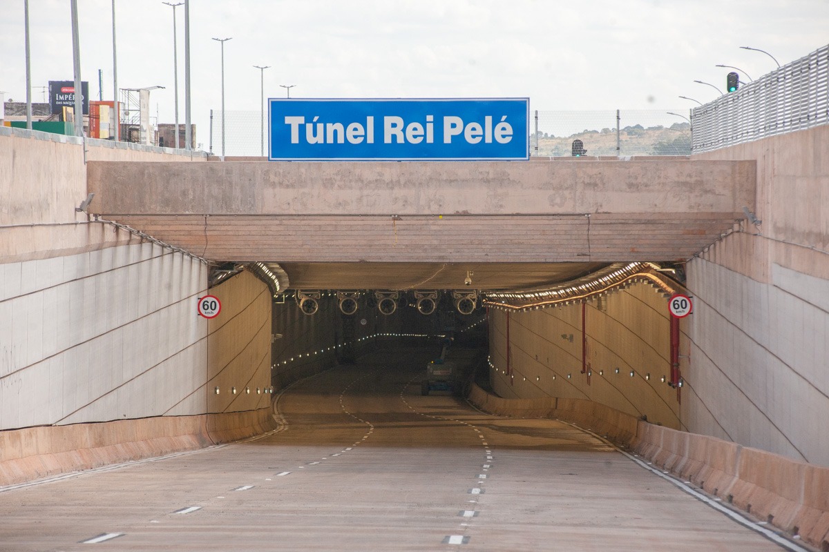 ATENÇÃO, MOTORISTA! | Túnel Rei Pelé terá faixa interditada a partir desta quinta (27) para reparos na tubulação do sistema de incêndio