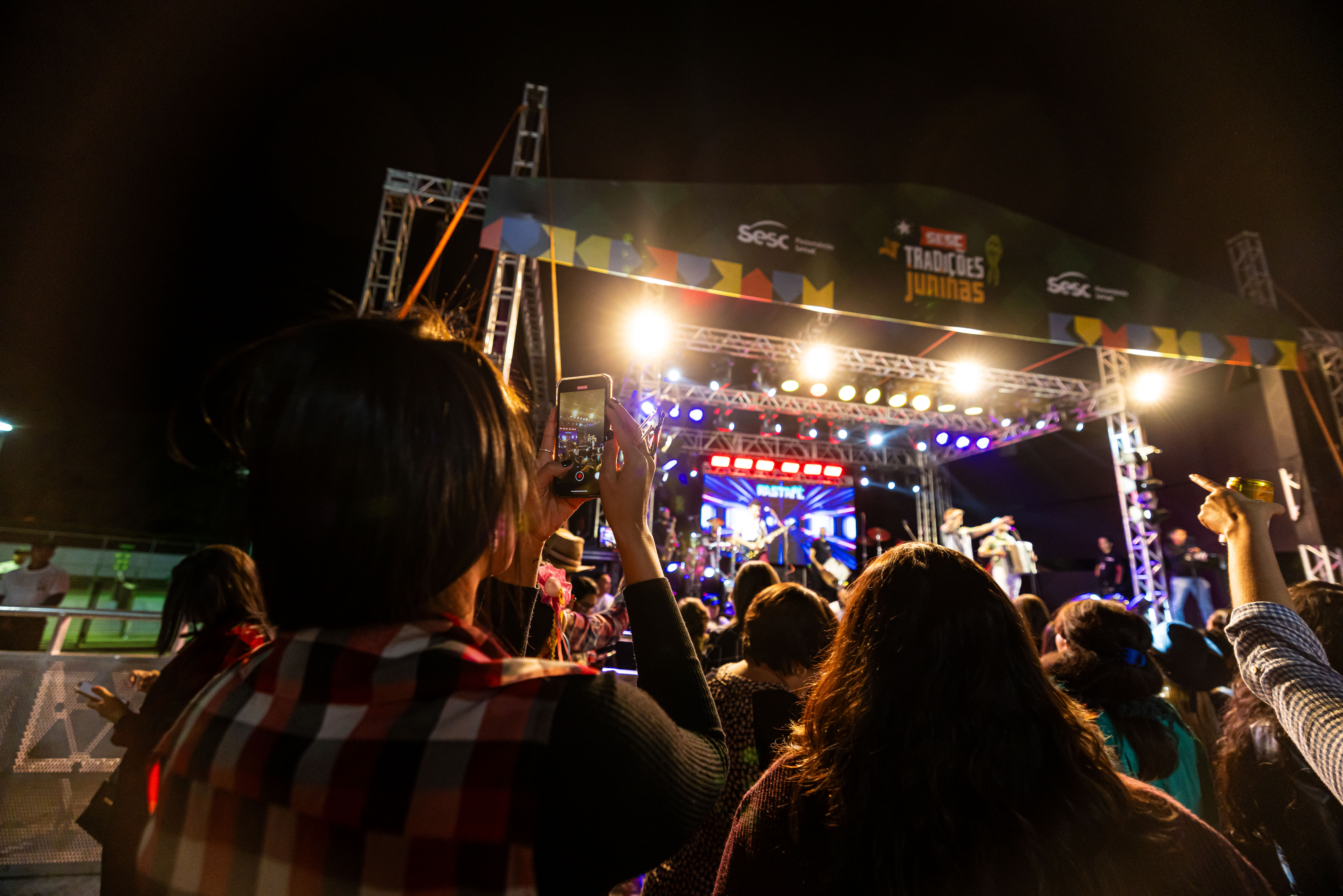 SESC + TRADIÇÕES | Festas juninas arrecadam mais de 7.400 kg de alimentos para o programa Mesa Brasil