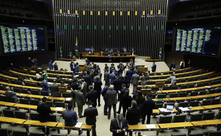 SEMANA DECISIVA PARA O FCDF | Câmara dos Deputados realiza sessão nesta segunda (3) para analisar texto do PLP do arcabouço fiscal devolvido pelo Senado