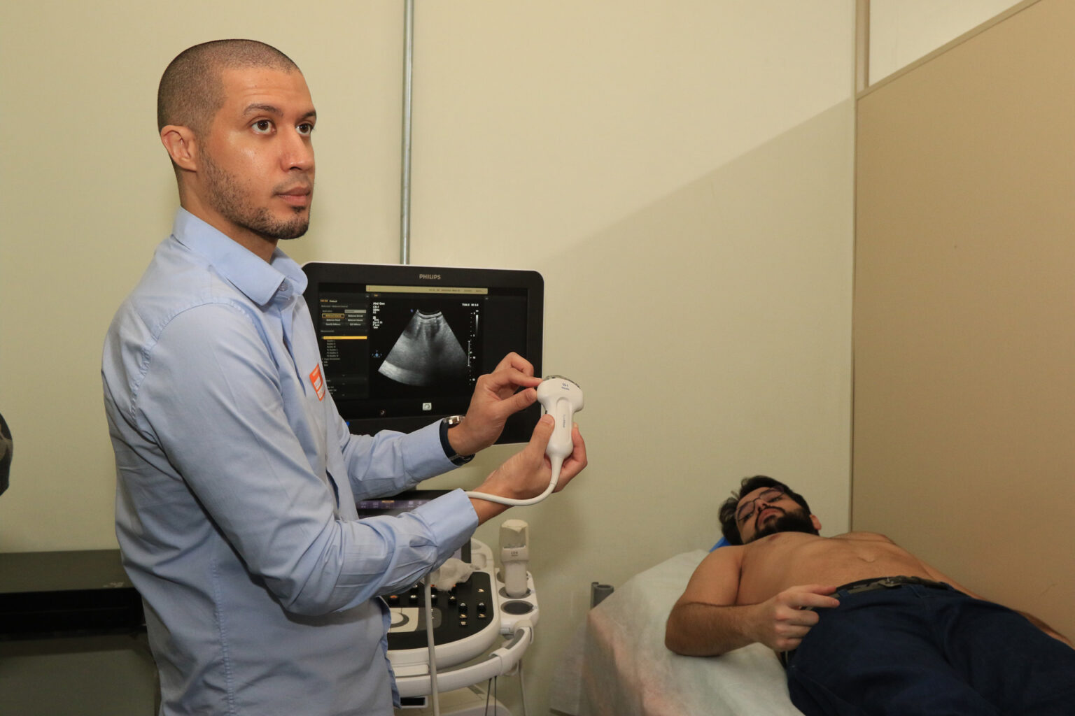 PARA AGILIZAR DIAGNÓSTICOS | Médicos da emergência do HRT recebem capacitação técnica para operar ultrassom