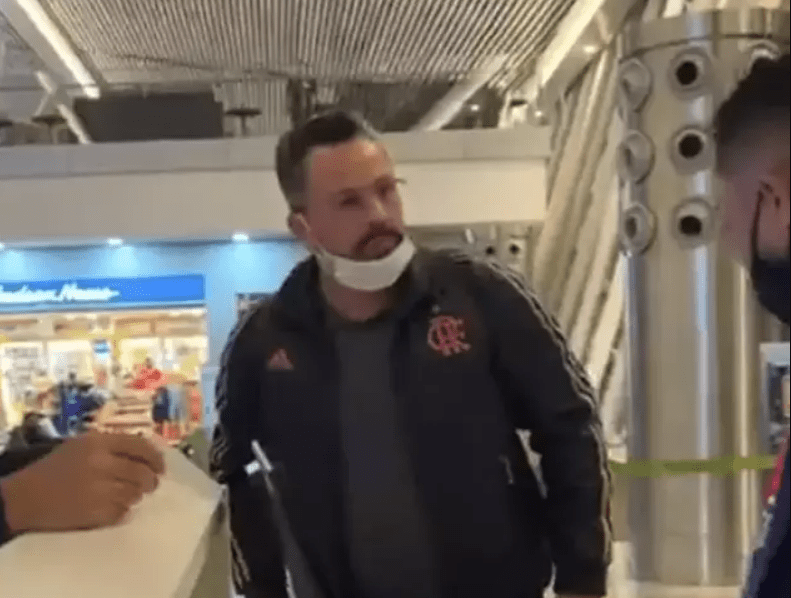 BARRACO NO AEROPORTO DE BRASÍLIA | Senador Alan Rick (UB-AC) perde voo e hostiliza funcionário de companhia aérea