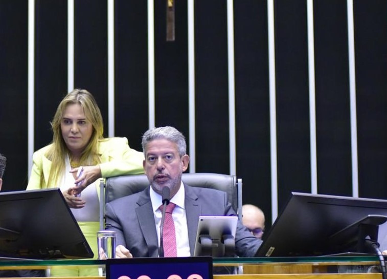 Foto da vice-governadora do DF Celina Leão no plenário da Câmara