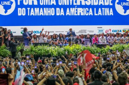 EM CONGRESSO DA UNE EM BRASÍLIA | Lula promete aos estudantes aumentar a quantidade de universidades