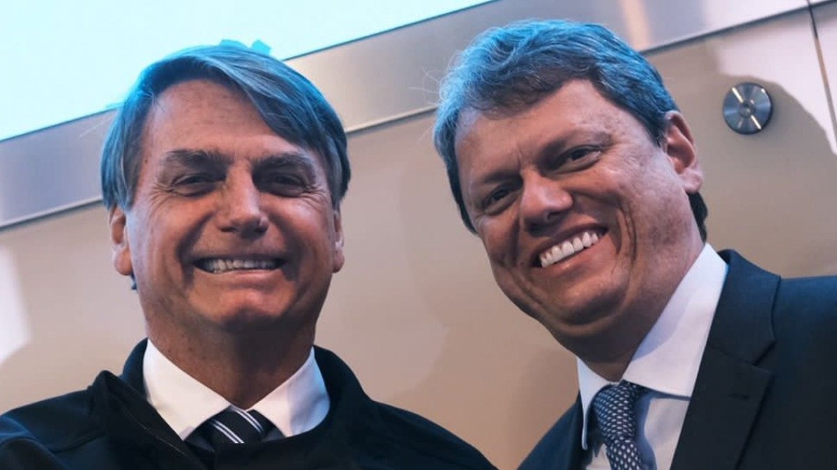 ACABOU O AMOR | Governo de Tarcísio de Freitas pede à Justiça que obrigue Bolsonaro a pagar a multa de R$ 43 mil por não usar máscara durante a pandemia em SP