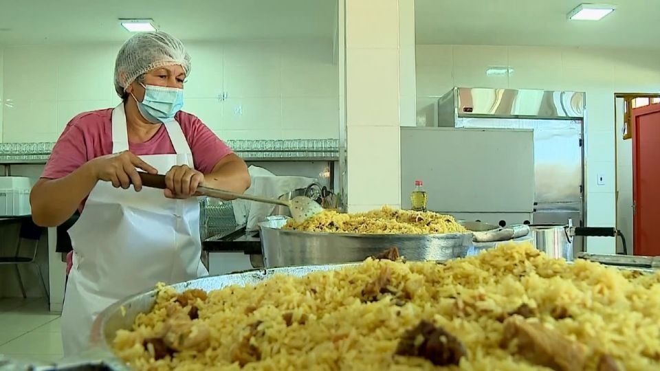 ALIMENTAÇÃO SAUDÁVEL | Governo de Goiás fornece 800 mil merendas por dia para estudantes da rede pública