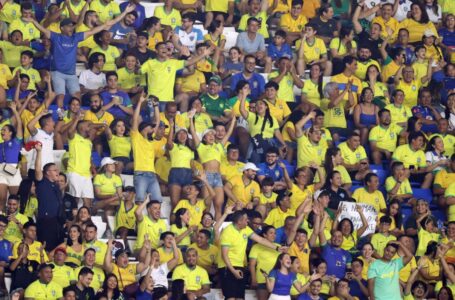 COM O MANGUEIRÃO LOTADO | Seleção Brasileira goleia a Bolívia por 5 a 1 e Neymar bate recorde de gols de Pelé