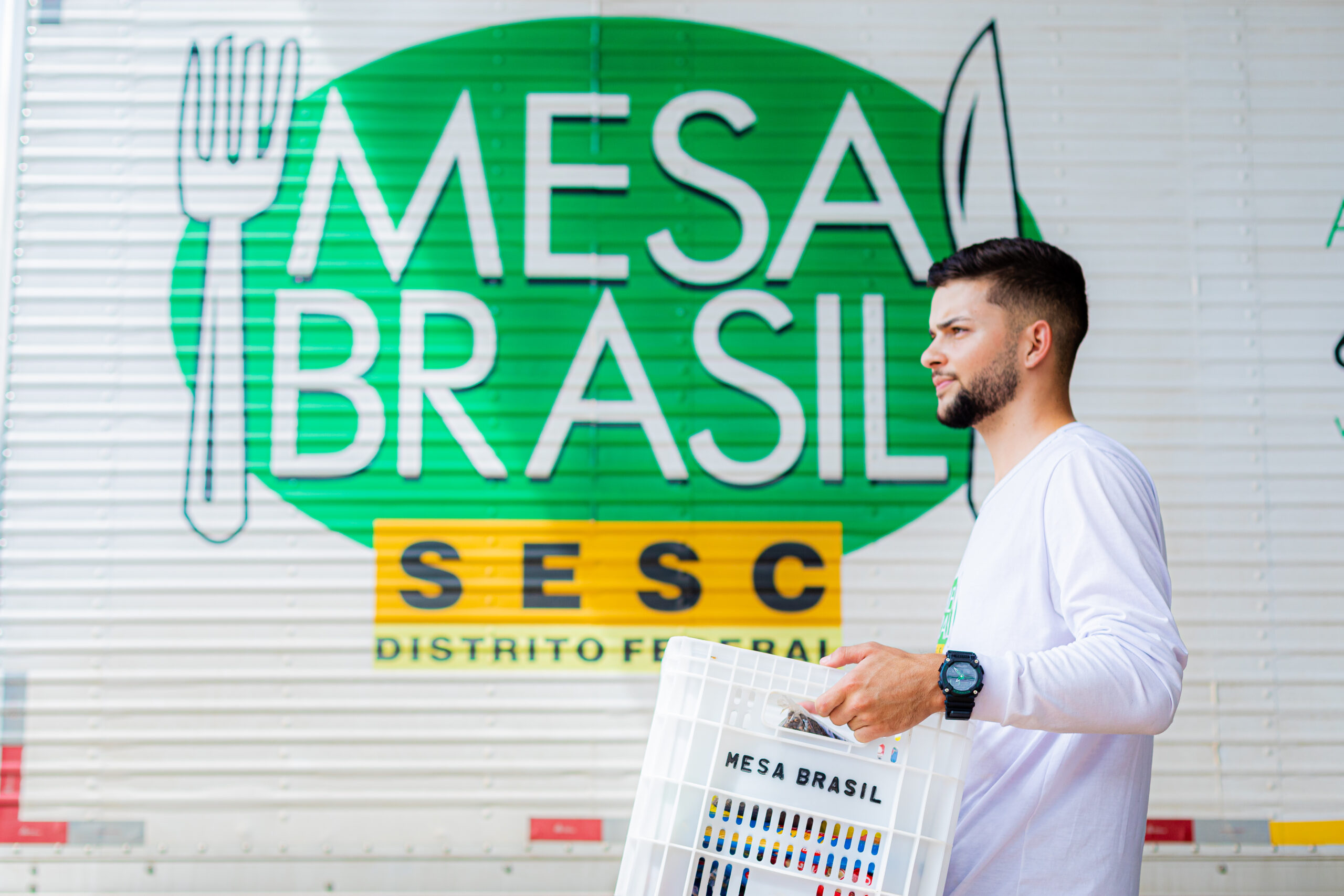 PARCERIA DA MEIA SOCIAL | Projeto Sesc Mesa Brasil arrecada 67,9 toneladas de alimentos durante o Na Praia 2023