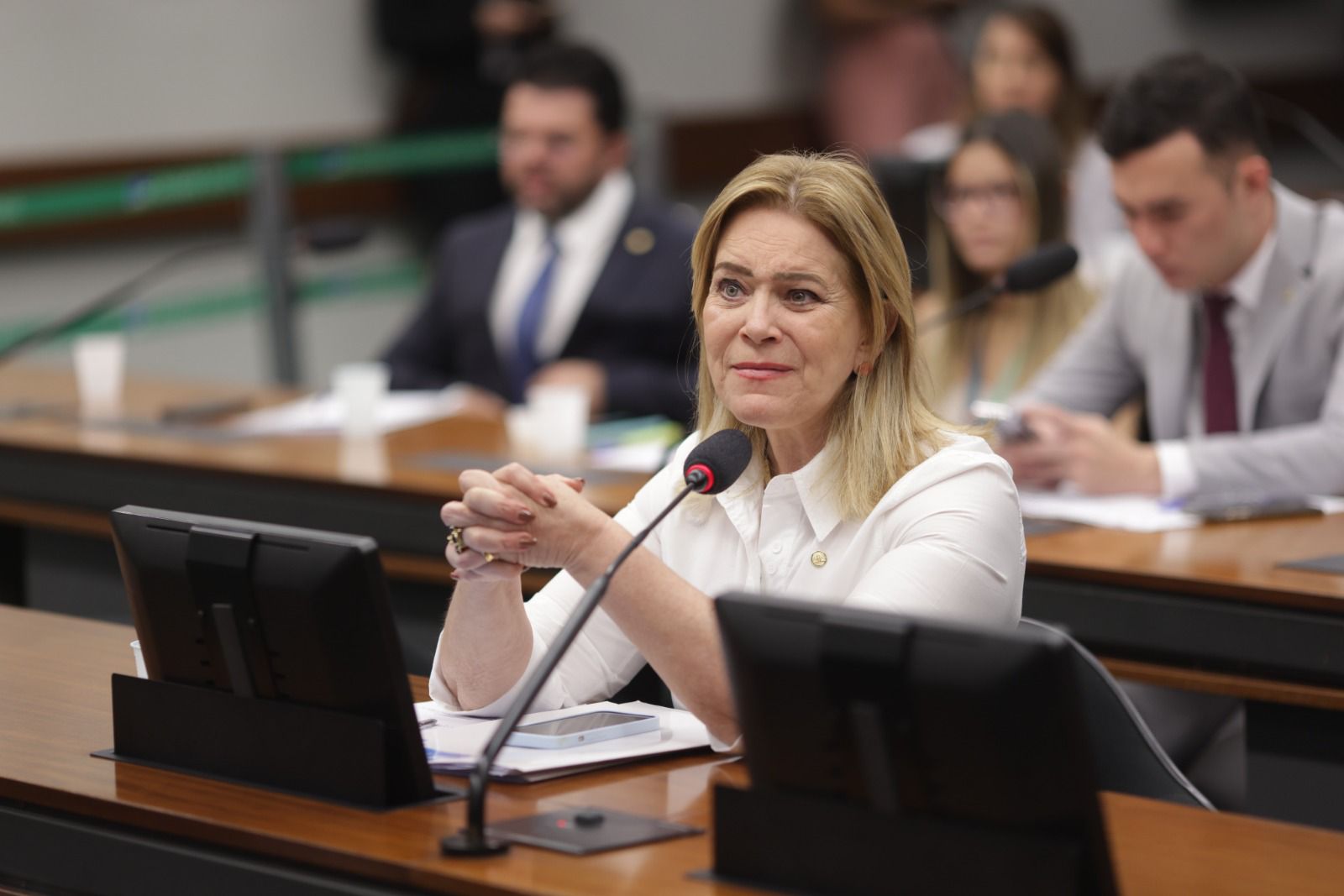 VÍTIMA DE PERSEGUIÇÃO | Lêda Borges registra ocorrência policial após ser intimidada durante visita a feira do Céu Azul neste domingo (24)