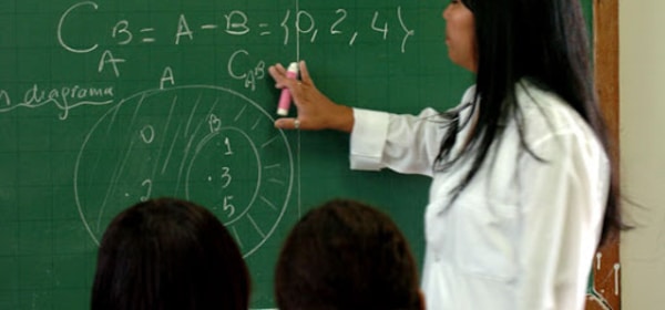 CONTRATAÇÂO TEMPORÁRIA | Edital de processo seletivo de professor substituto da rede pública do DF é publicado