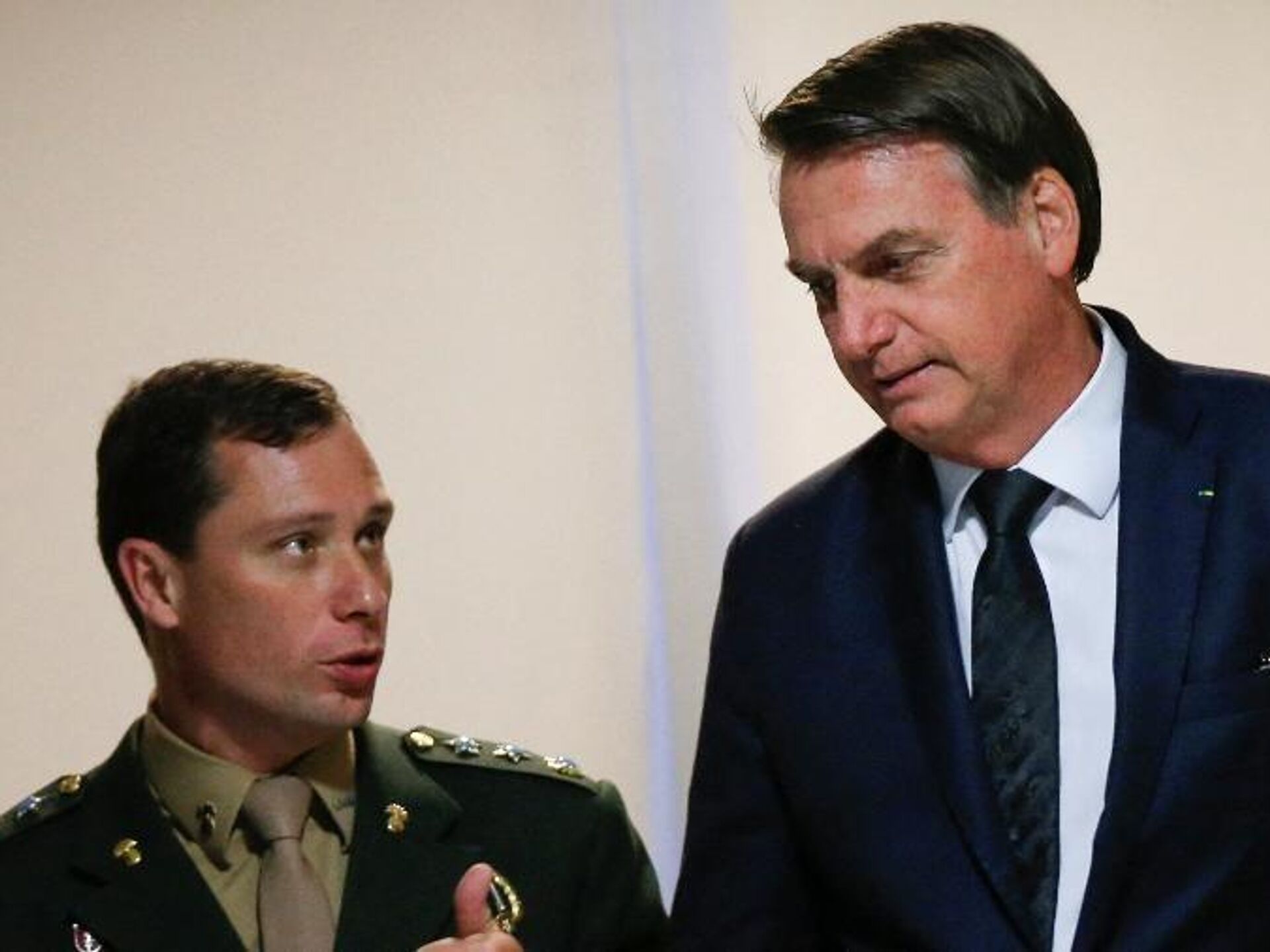 ENTREGANDO O CHEFE | Mauro Cid diz à PF que Bolsonaro ordenou que ele fraudasse cartões de vacina