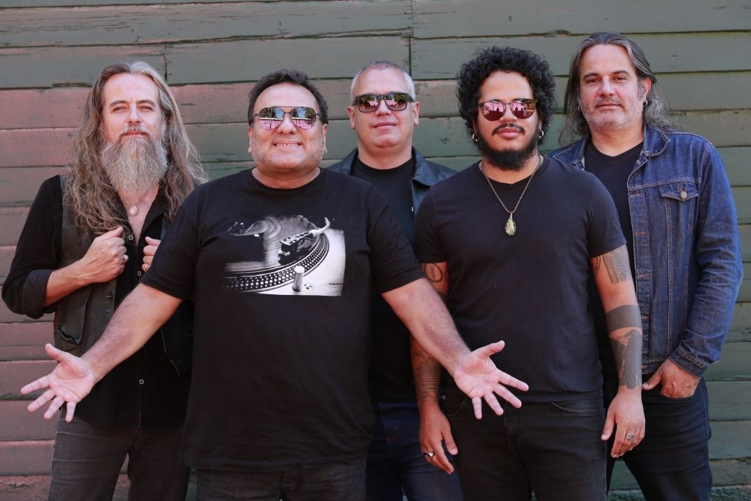 SESC ESTAÇÃO BLUES | Rodrigo Suricato, do Barão Vermelho, e Brazilian Blues Band se apresentam pelo projeto na quinta (26)