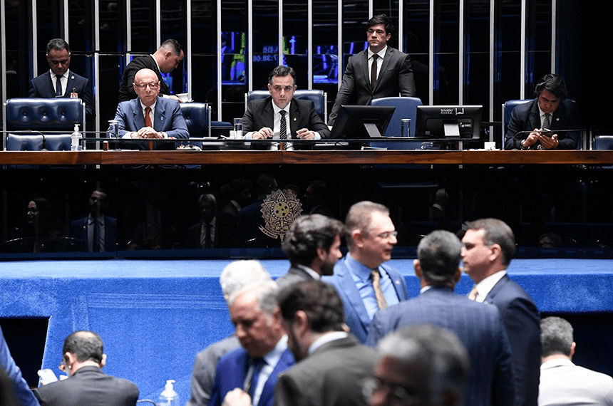 PEC DOS TRIBUNAIS | Senado aprova proposta que limita decisões individuais de magistrados