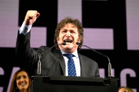‘EL PUEBLO LO ESCOGIÓ’ | Ultraliberal Javier Milei vence o peronista Sérgio Massa no segundo turno das eleições presidenciais na Argentina