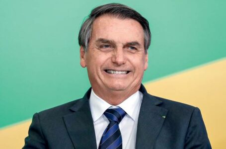 BOLÃO DO PL | Bolsonaro ganha prêmio da Mega-Sena e vai dividir dinheiro com colaboradores de seu partido