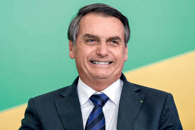 BOLÃO DO PL | Bolsonaro ganha prêmio da Mega-Sena e vai dividir dinheiro com colaboradores de seu partido