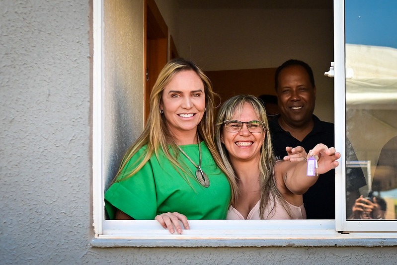 CHAVES ENTREGUES | Mais 2,4 mil pessoas são contempladas com a casa própria no Itapoã Parque nesta quinta (14)