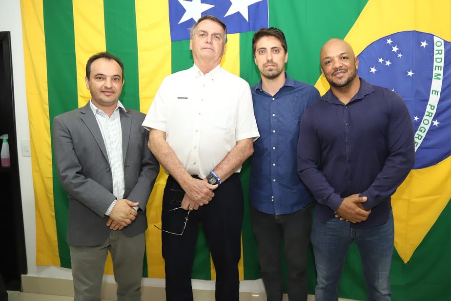 PÁBIO CORTA PARA OS DOIS LADOS | Mossoró quer ajuda de Lula para erguer viaduto na BR-040, mas segue bajulando e batendo palmas para Bolsonaro