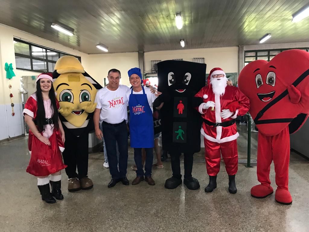 NOSSO NATAL | Detran-DF participa de ceia natalina do Restaurante Comunitário do Sol Nascente