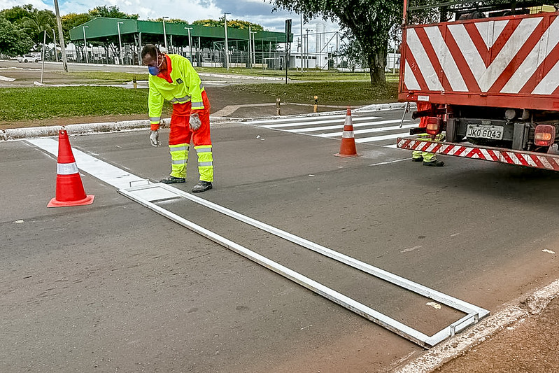 PARA SEGURANÇA DOS MOTORISTAS E PEDESTRES | Equipes do Detran vão pintar faixas de trânsito e outras sinalizações