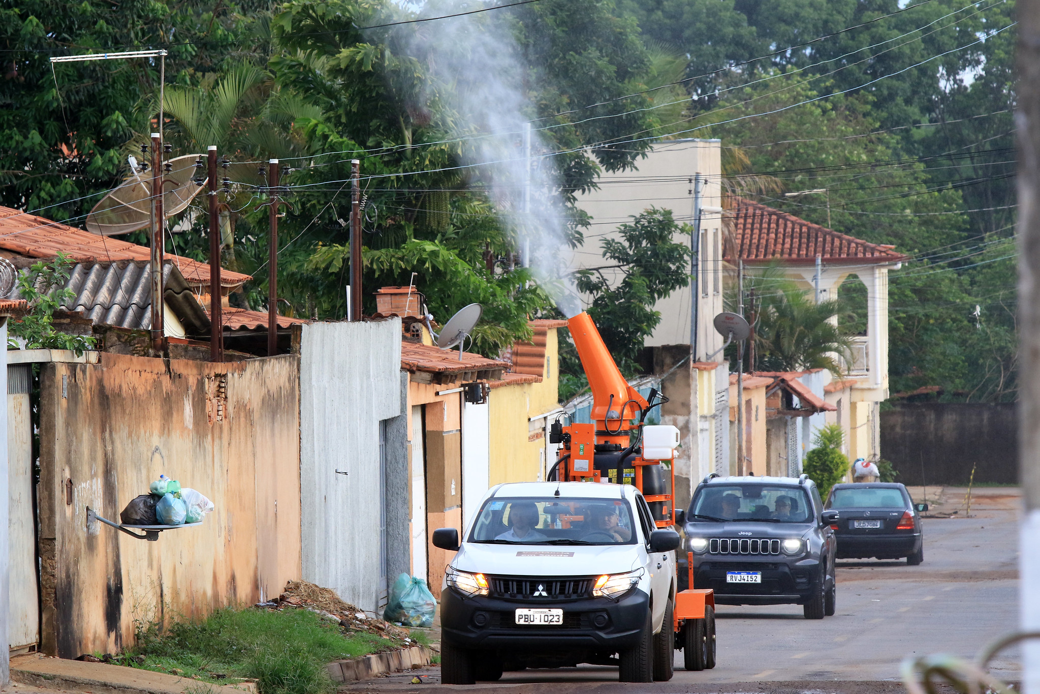 COMBATE À DENGUE | Ceilândia, Brazlândia e mais nove cidades do DF recebem aplicação do fumacê durante a semana