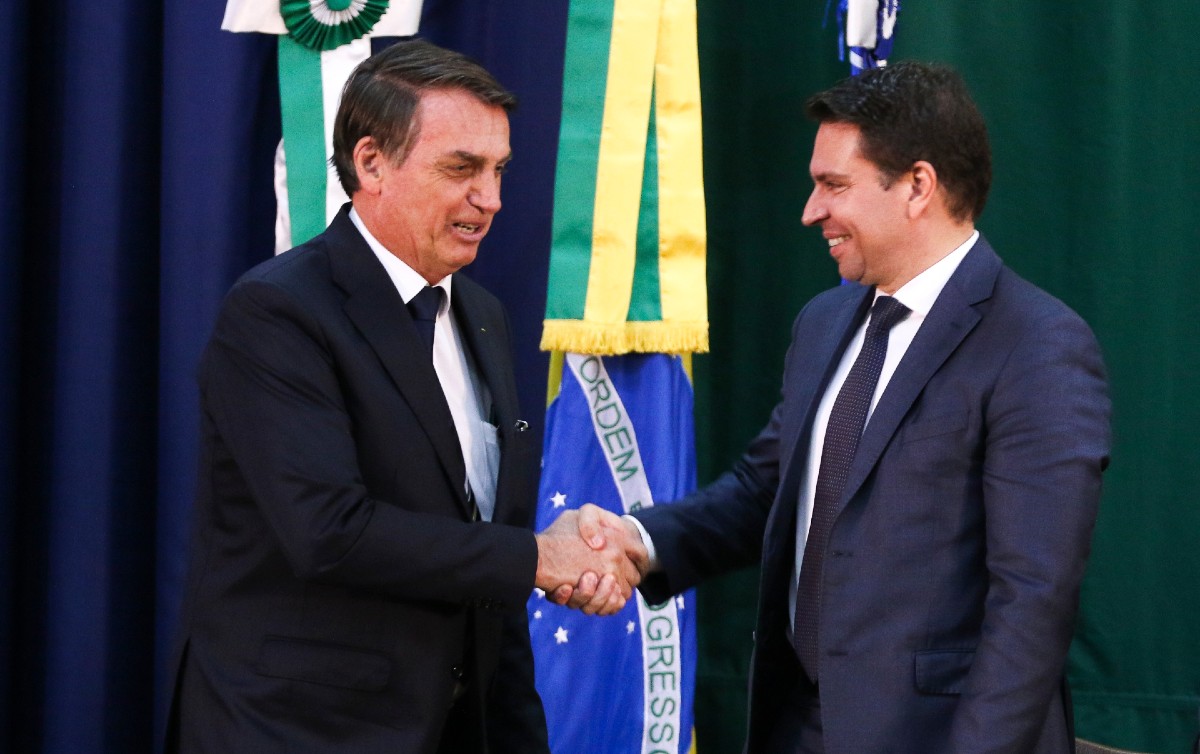 APÓS OPERAÇÃO AUTORIZADA POR MORAES | PF diz que Ramagem usou Abin para fazer espionagem ilegal a favor da família Bolsonaro