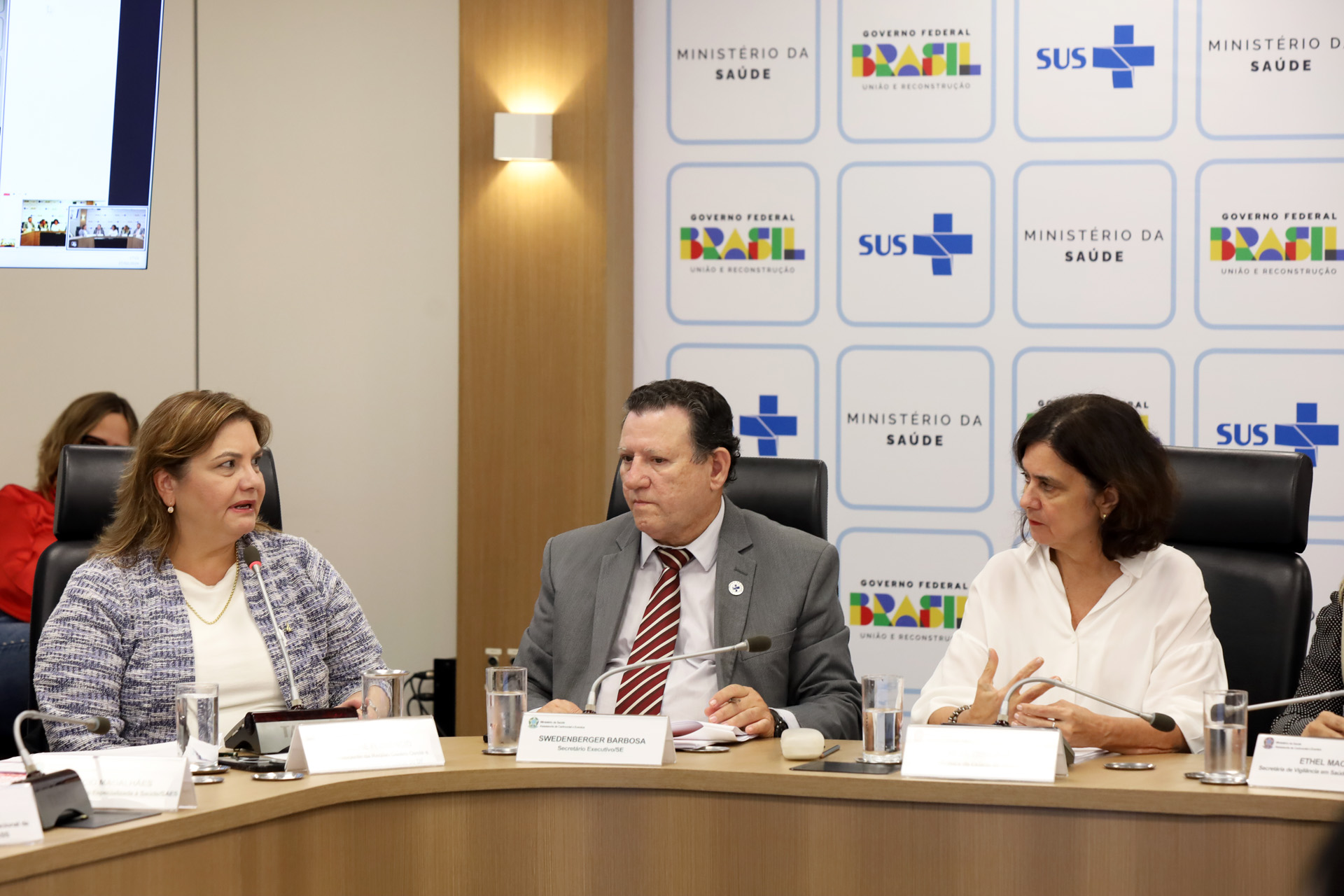 EM REUNIÃO COM GOVERNO FEDERAL | DF apresenta ações de combate à dengue