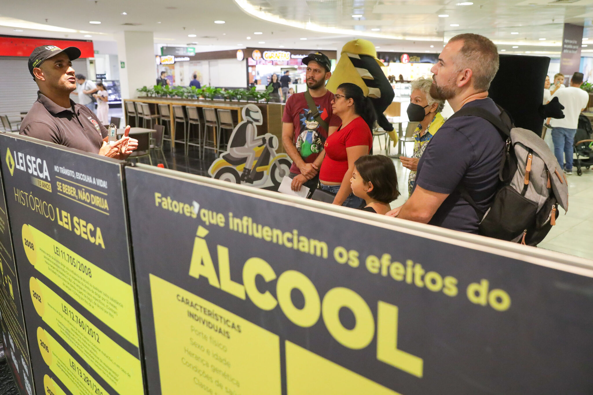 SIMULAÇÃO DE PERIGO | Detran promove ação educativa sobre os perigos de misturar direção e álcool