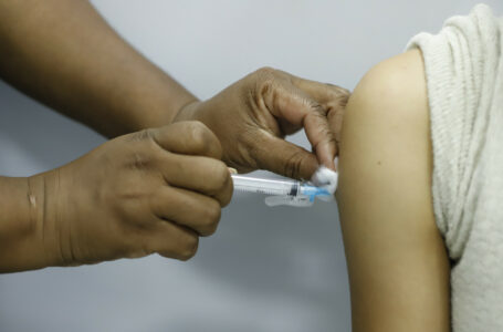 COMBATE A DENGUE | Vacina contra a doença na rede pública chegará primeiro no DF