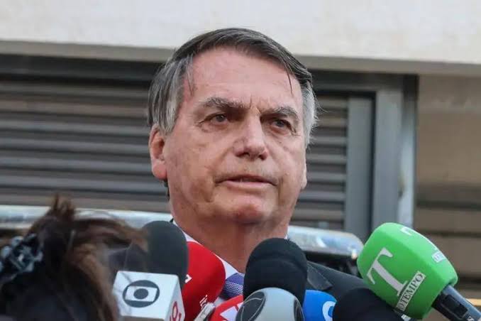 QUER DE VOLTA | Bolsonaro pede ao STF que devolva seu passaporte