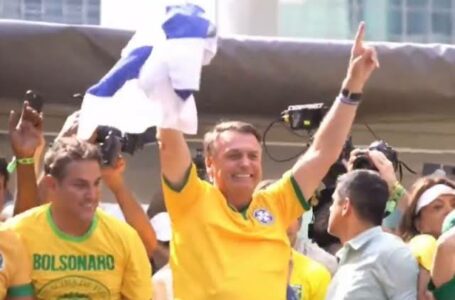 COM A PAULISTA LOTADA DE APOIADORES | Bolsonaro evita falar do STF, pede anistia de aliados presos pelo 8 de janeiro e nega que planejava dar um golpe de estado