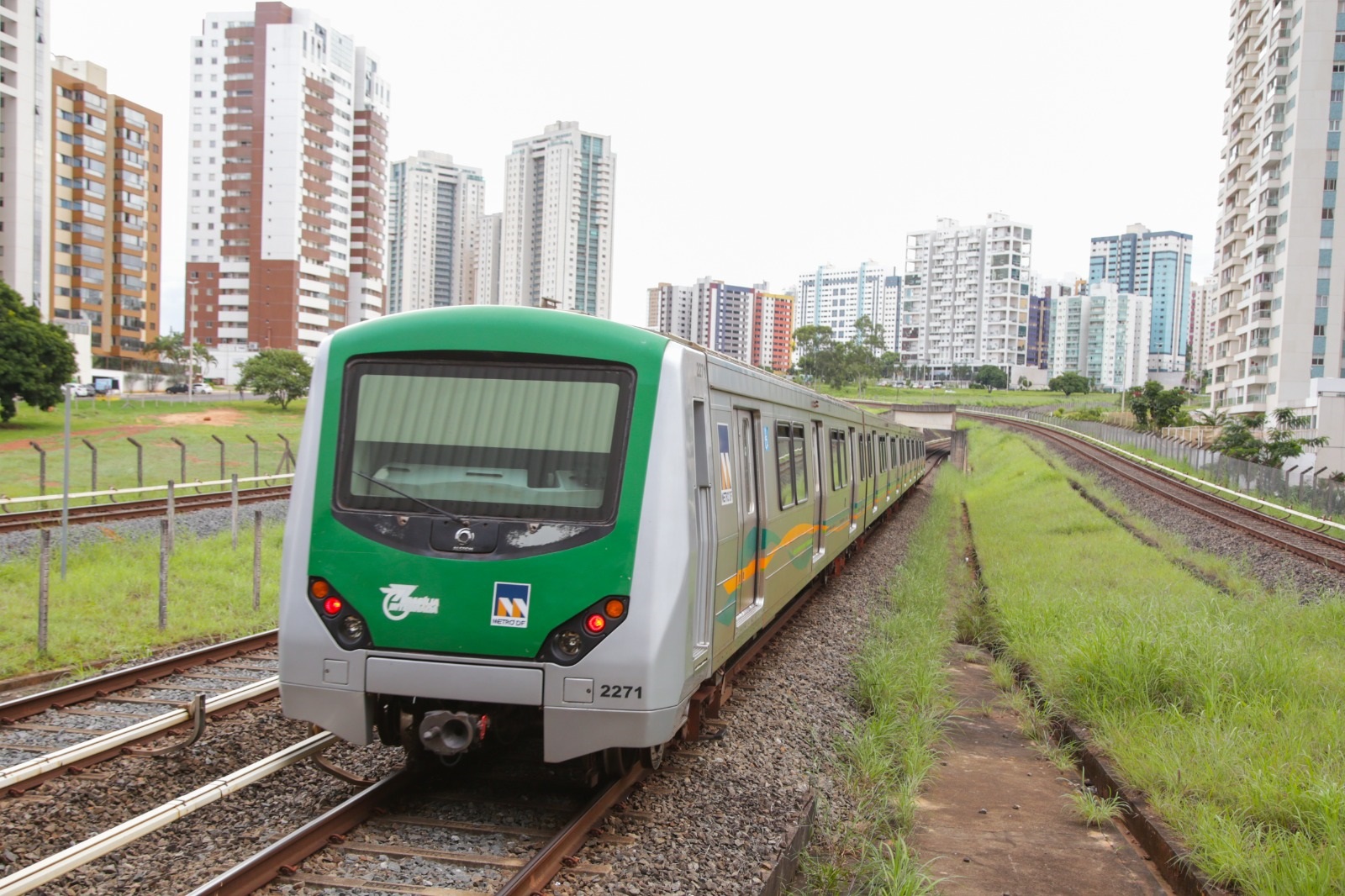 MOBILIDADE URBANA | Contrato para expansão do metrô em Samambaia é assinado
