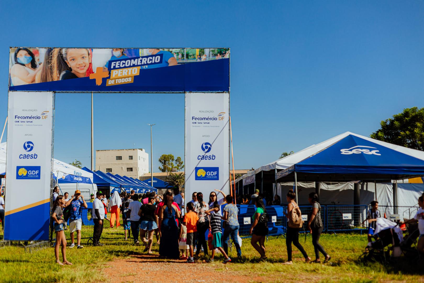 FECOMÉRCIO MAIS PERTO DE TODOS | Arniqueira recebe a primeira edição da ação social em 2024