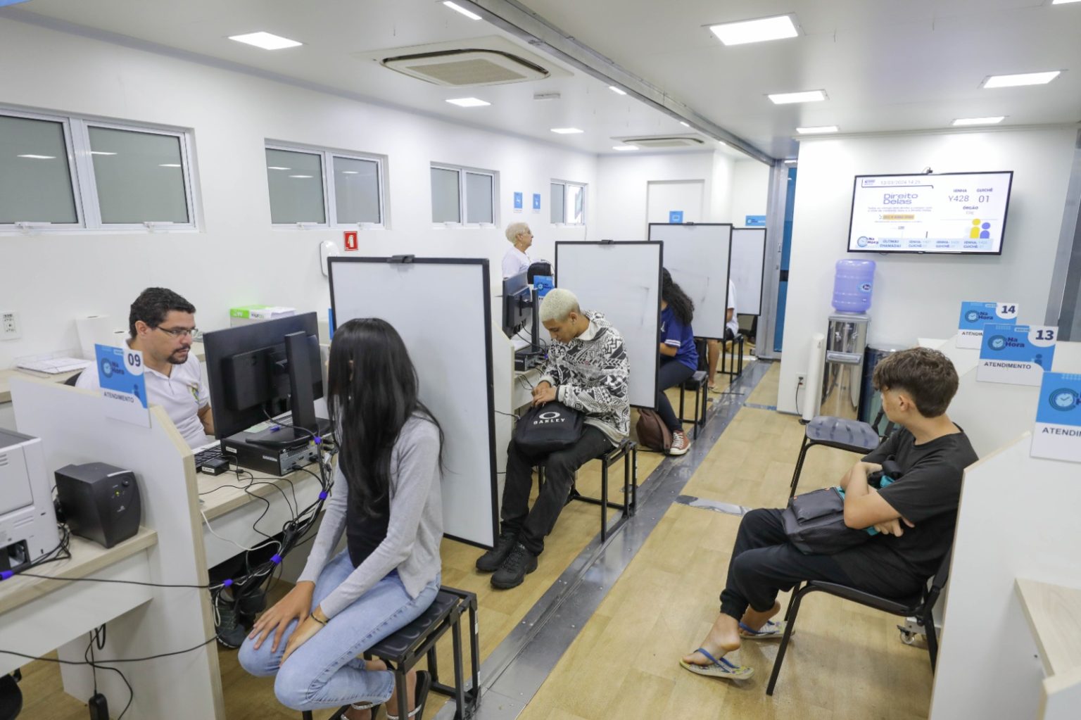 ELEITOR DO FUTURO | Em parceria com o TRE-DF, GDF lança programa que estimula a emissão de títulos de eleitor entre jovens do DF